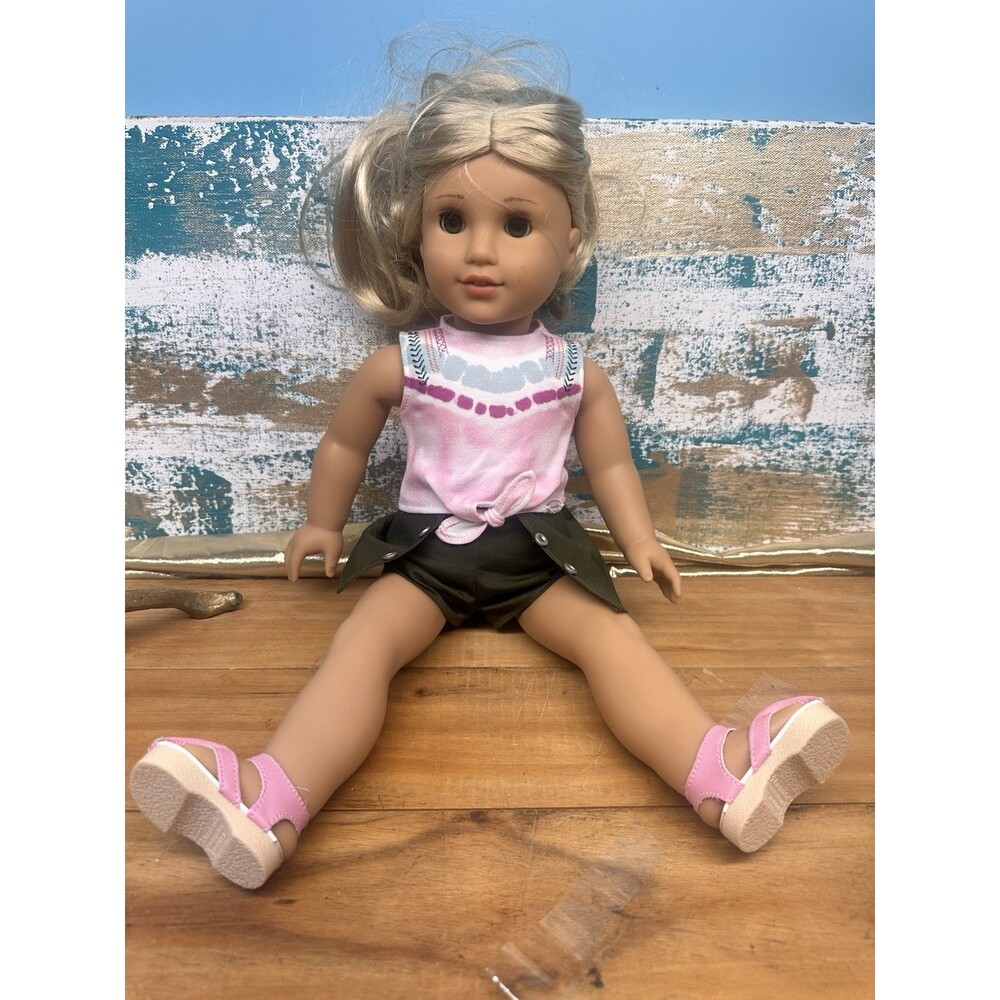 18" American Girl Doll 2021 GOTY Kira Bailey: Meet Outfit Shirt And Skirt
